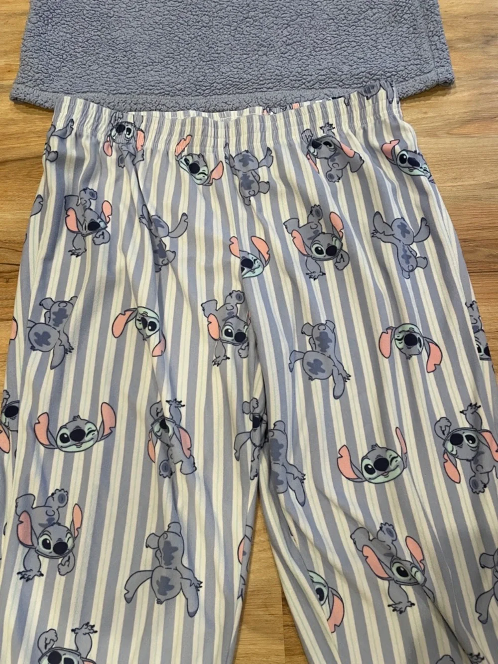 Disney Womens Stitch Print Pajama Set Size Large (12-14) - Picture 3 of 9